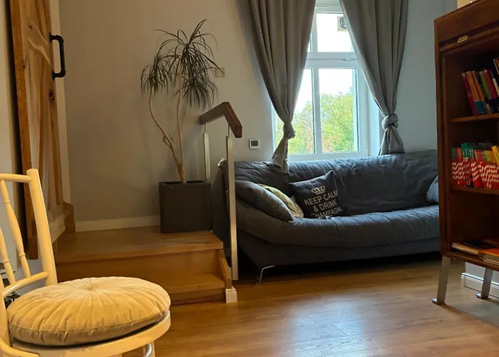 Dachgeschosswohnung In Historischer * Хоэнштайн-Эрнстталь