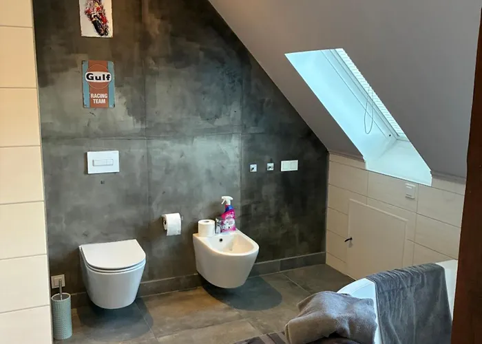 Dachgeschosswohnung In Historischer Апартаменты *