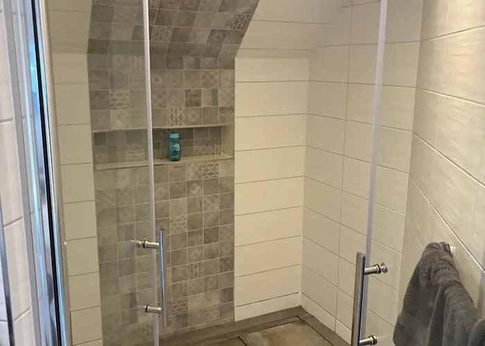 Dachgeschosswohnung In Historischer Апартаменты